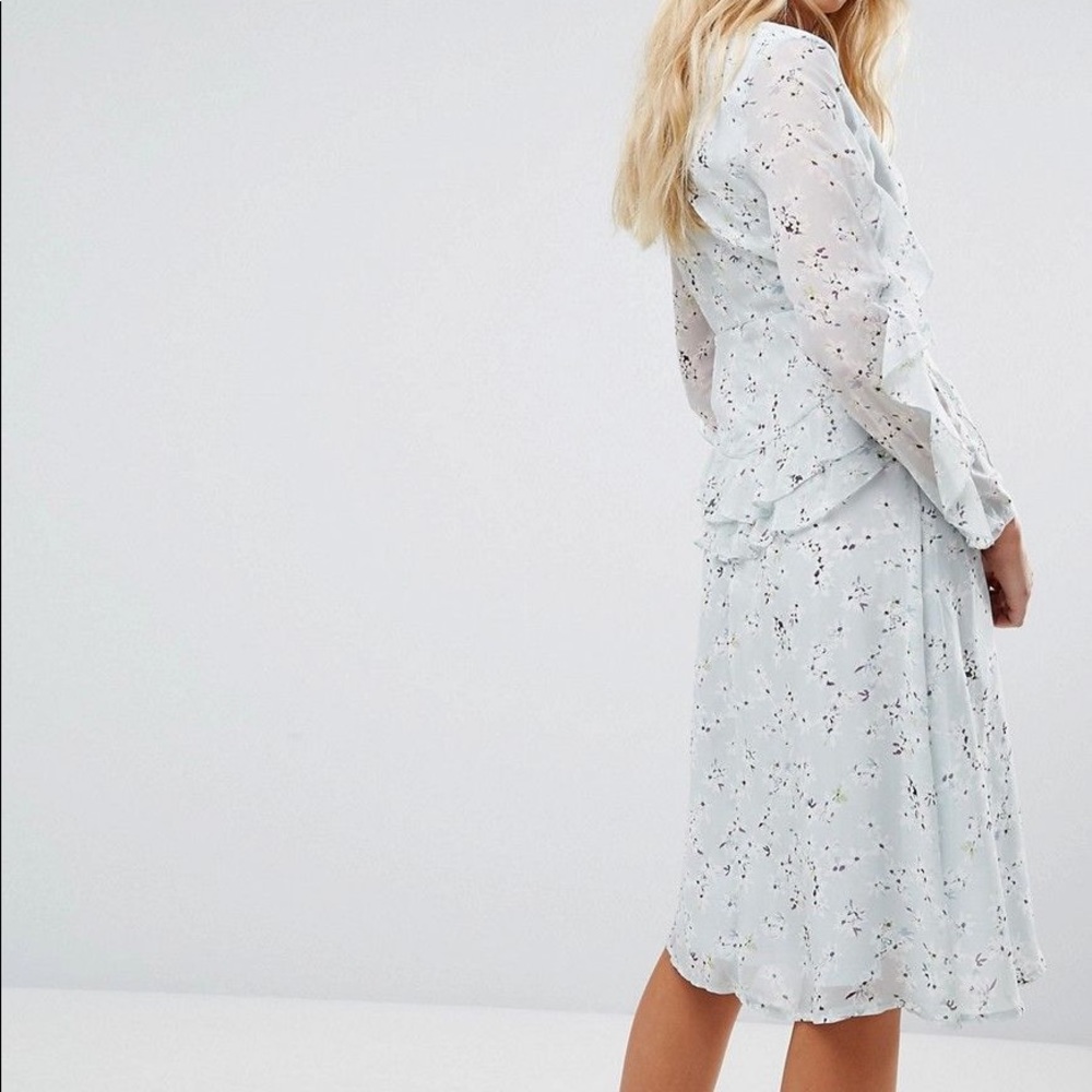 Boohoo Ruffle Dress - Picture 2 of 3